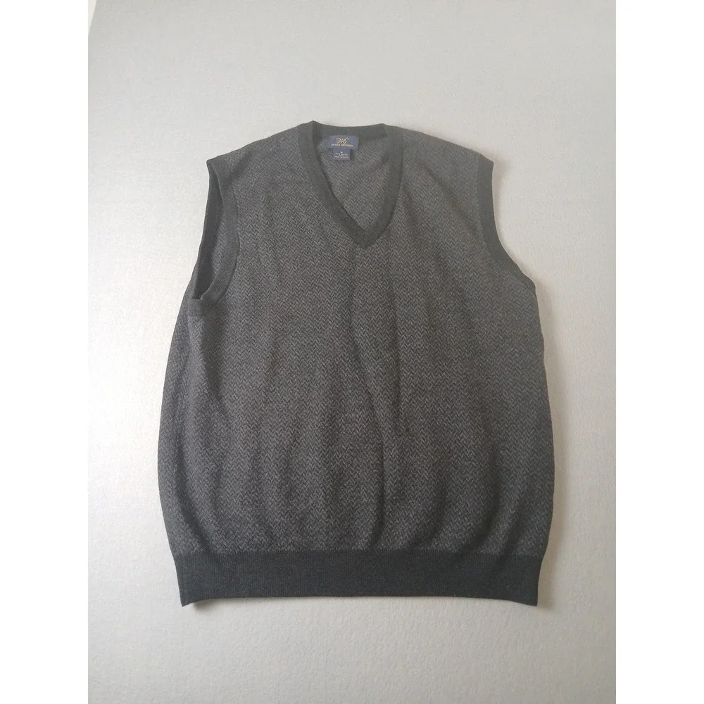Brooks Brothers 346 100% Merino Wool Geometric Sweater Vest Men's Medium Gray!